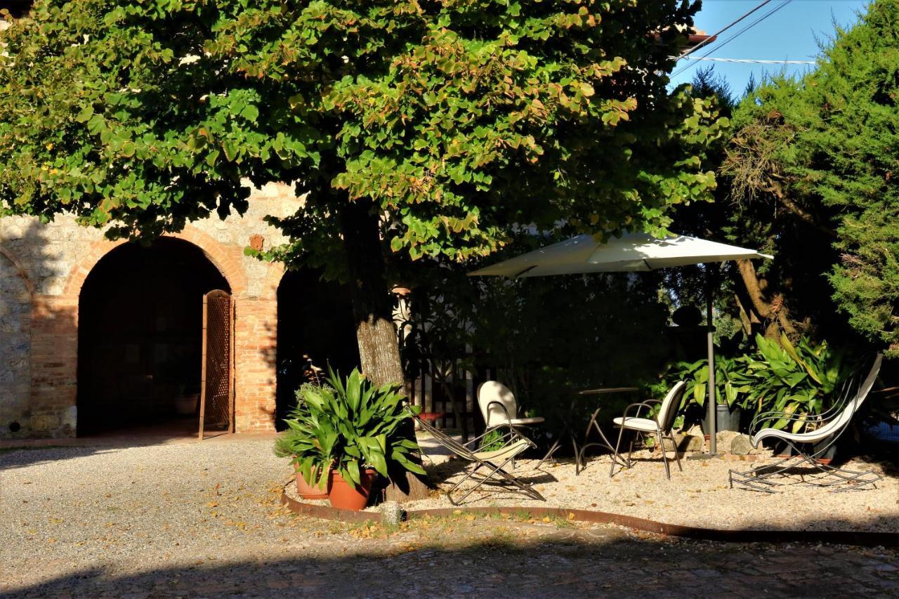 Agriturismo La Roverella Monteroni dʼArbia Buitenkant foto